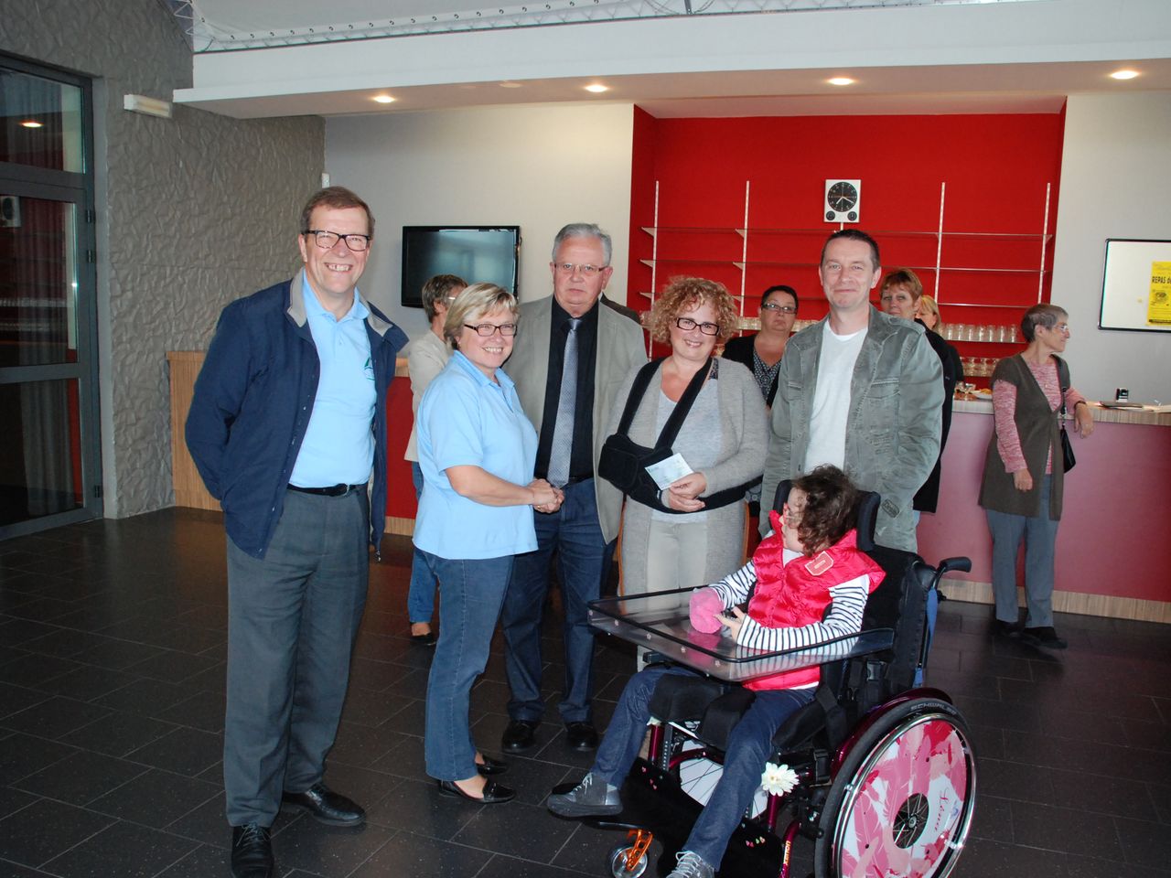 Remise de chèque pour Léna